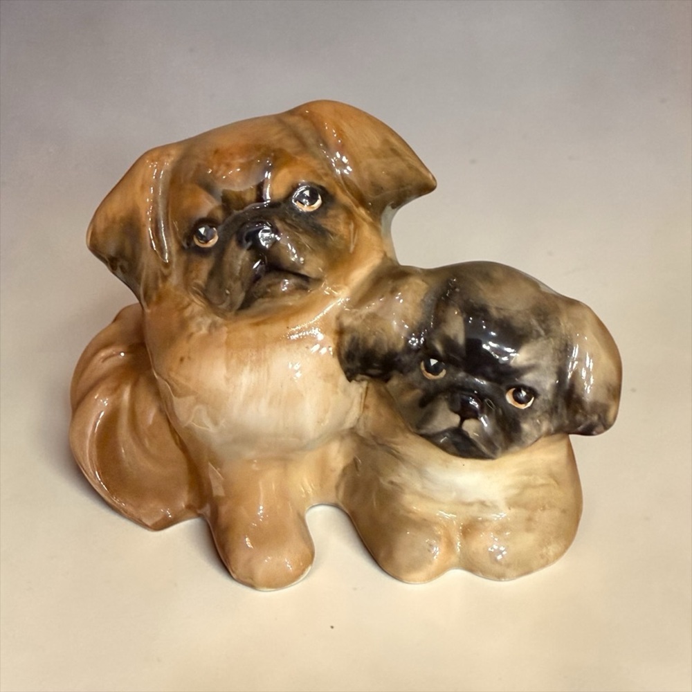 Vintage Royal Doulton Pekingese Dog Porcelain Figurine HN 927